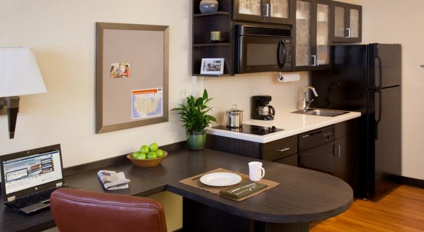 Отель Candlewood Suites PHOENIX
