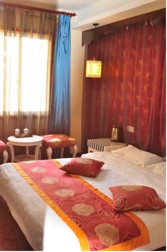 Отель Jiuzhaigou Jia Cheng Xue Yu Tianju Business Hotel