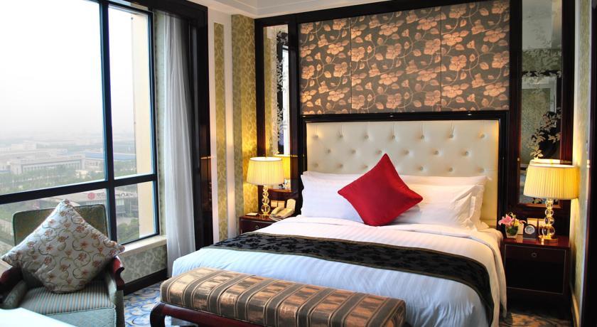 Отель Wyndham Grand Plaza Royale Palace Chengdu