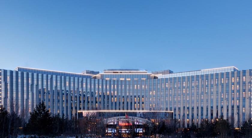 Отель Sheraton Changchun Jingyuetan Hotel