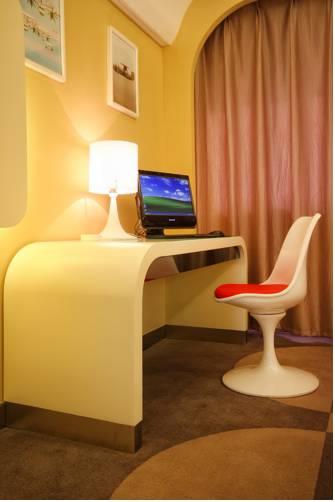 Отель Plive FLY Aviation Theme Hotel