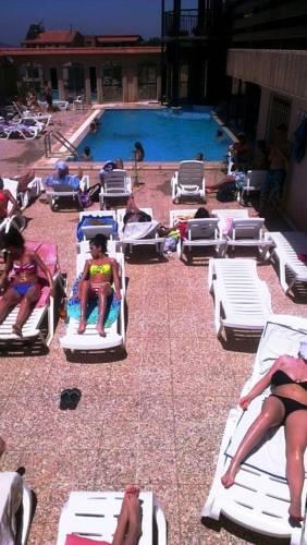 Отель Hotel Chbat