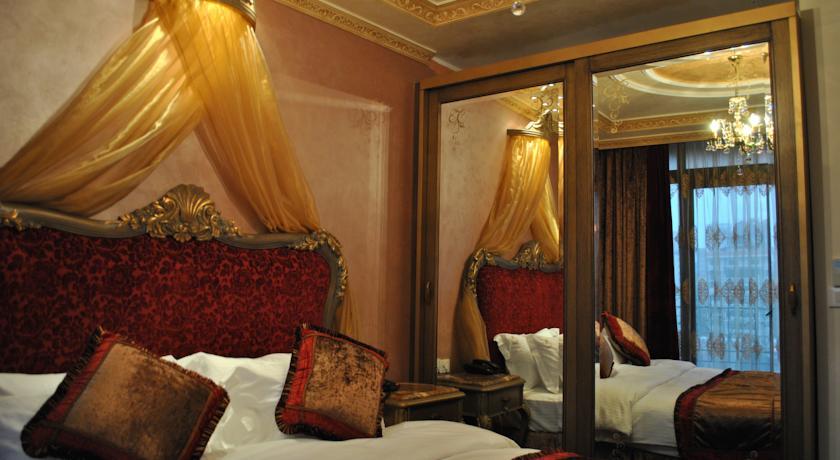Отель QHotel