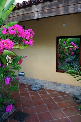 Мини-отель Bougainvillea Retreat