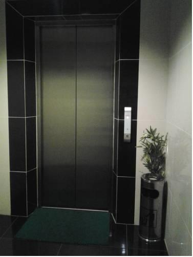 Отель Hotel De Eco Inn Taman Bayu