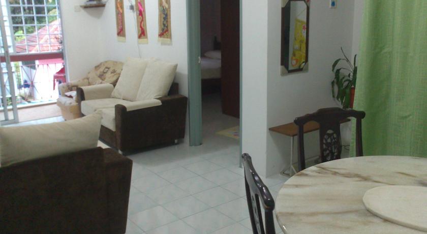 Апартаменты Carnation Park Apartment