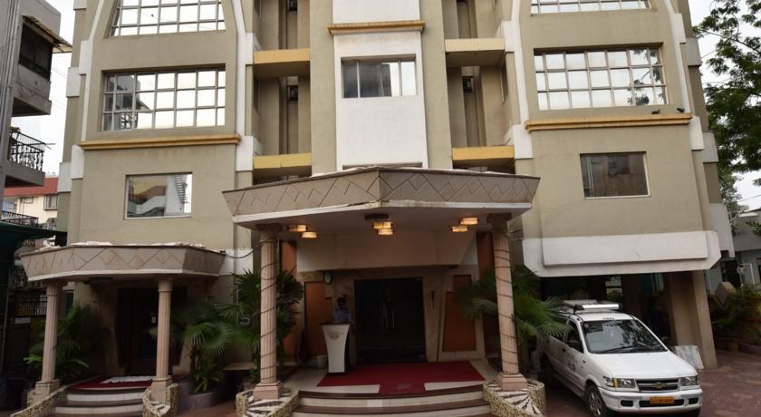 Отель Epsilon the Hotel