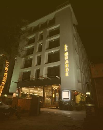 Отель Le Grande Residency