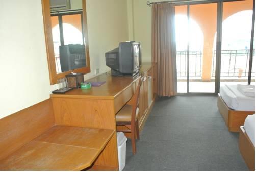 Cheewin Palace Hotel