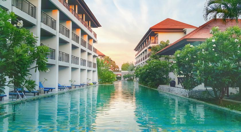 Отель D Varee Mai Khao Beach