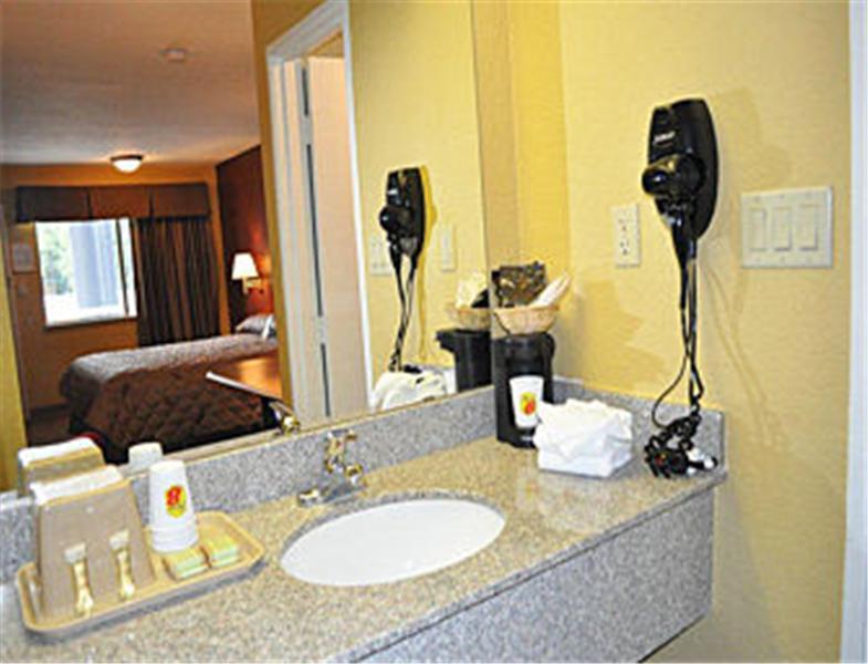 Отель Super 8 Spring/The Woodlands Area