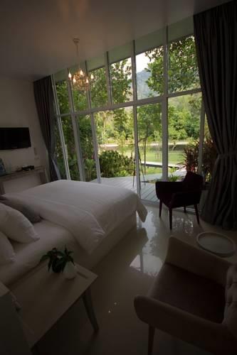 Отель The Hidden Resort