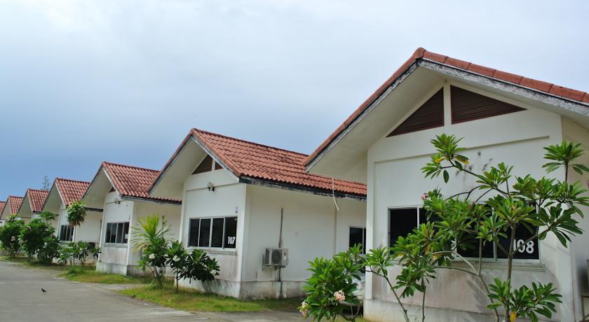 Отель Chumphon Park Resort