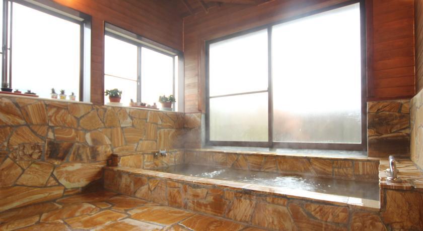 Отель Stone House Inn Camello