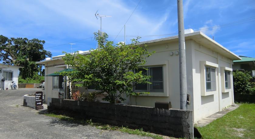 Гостевой дом Yomitan Village Backpackers