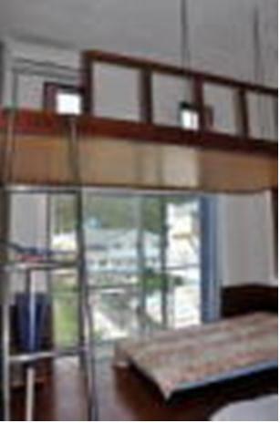Отель Dive Inn Hama