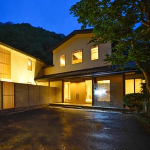 Отель Shima Onsen Hinatamikan