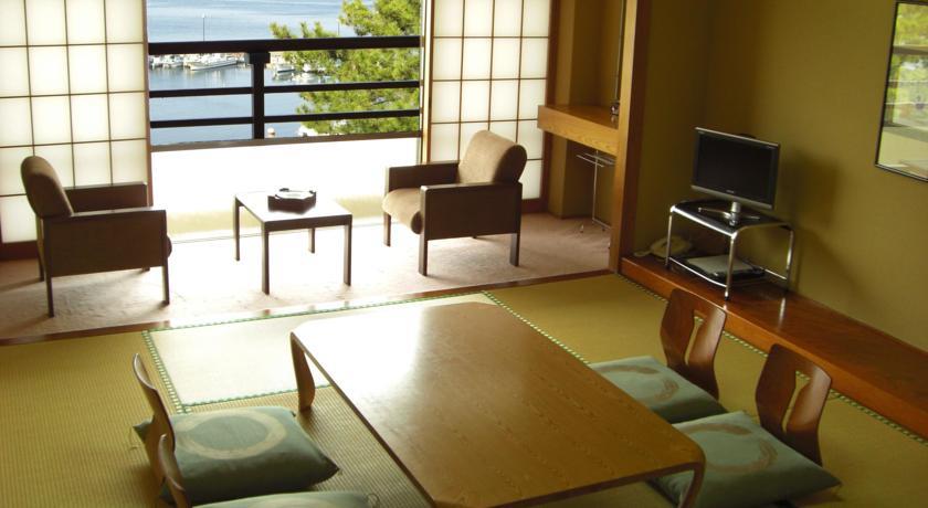 Отель Miyajima Seaside Hotel