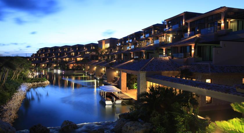 Отель Shigira Bayside Suite Allamanda