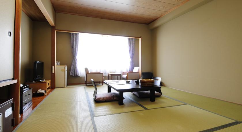 Отель Nagahama Royal Hotel