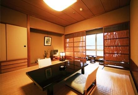 Отель Iwakuni Kokusai Kanko Hotel