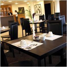 Отель Teneo Apparthotel Bordeaux Begles