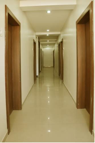 Отель Hotel Sai Srushti