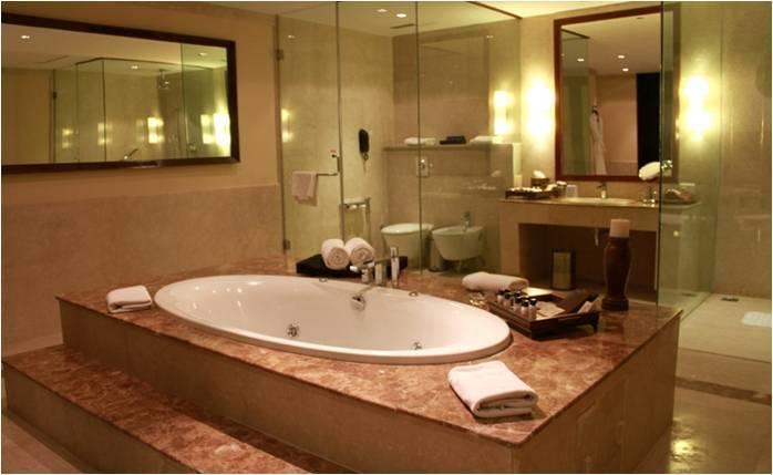 Отель Vivanta by Taj Dal View