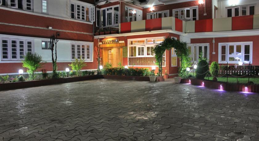 Отель Walisons Hotel