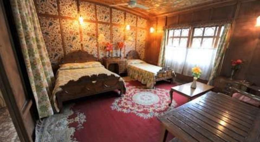 Отель Zaffer Houseboats