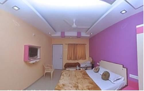 Отель Hotel Sahyadri