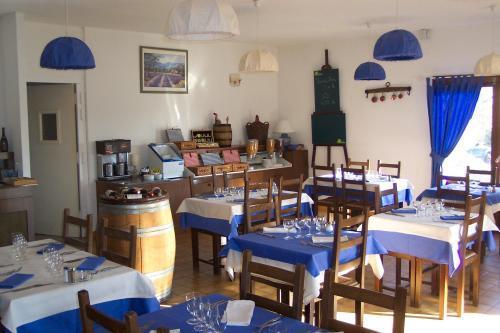 Отель Comfort Inn Istres