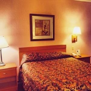 Отель Econo Lodge South Olathe