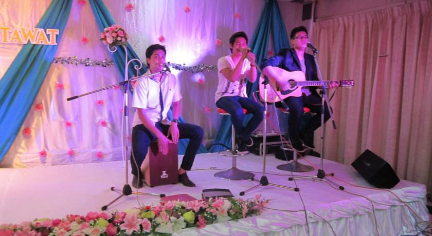 Отель Lopburi Inn