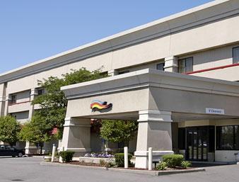 Отель Baymont Inn And Suites Detroit Roseville