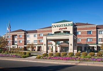 Отель Courtyard by Marriott Minneapolis Roseville