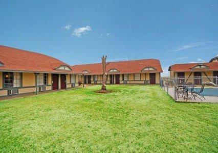 Отель Econo Lodge