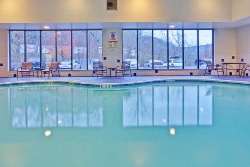 Отель Holiday Inn Express WINFIELD