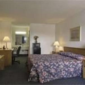 Отель Howard Johnson Inn 