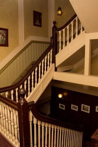 Отель Yankee Pedlar Inn