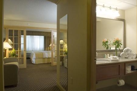 Отель Radisson Airport Hotel Providence
