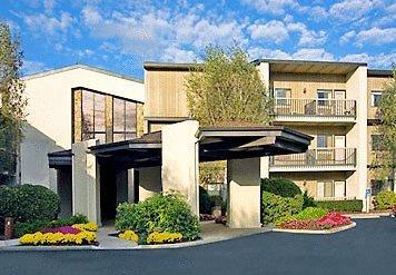 Отель Residence Inn by Marriott Long Island Plainview
