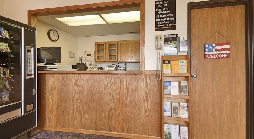 Отель Super 8 Motel Mt Pleasant IA
