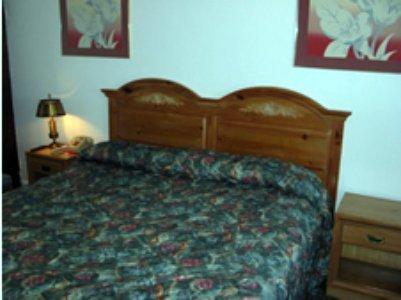 Отель Red Carpet Inn & Suites 