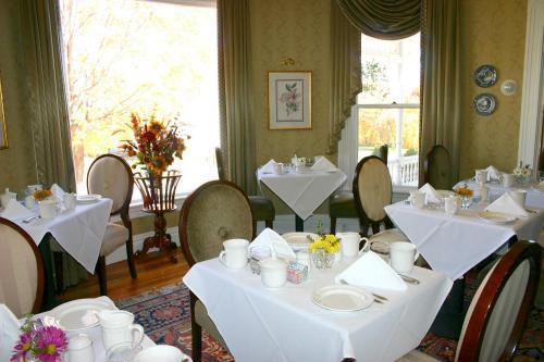Отель Glynn House Inn
