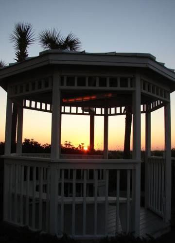 Отель Sugar Sands Oceanfront Inn and Suites