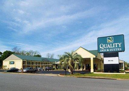 Отель Quality Inn & Suites