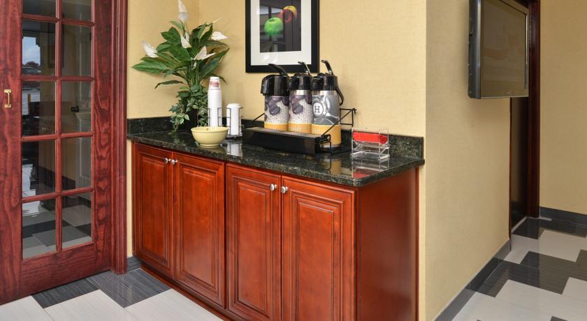 Отель Budget Inn & Suites - Acworth
