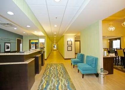 Отель Hampton Inn and Suites Adairsville