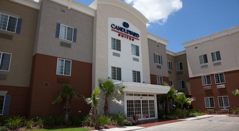 Отель Candlewood Suites Alexandria